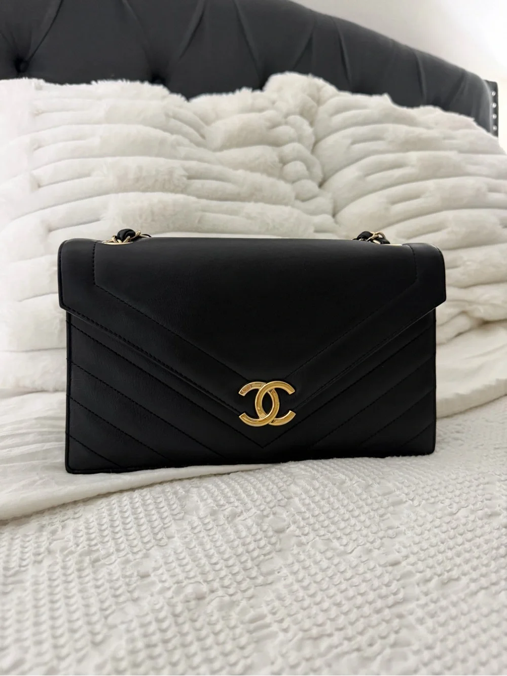 CHANEL COCO CHEVRON FLAP medium size black crossbody handbag purse